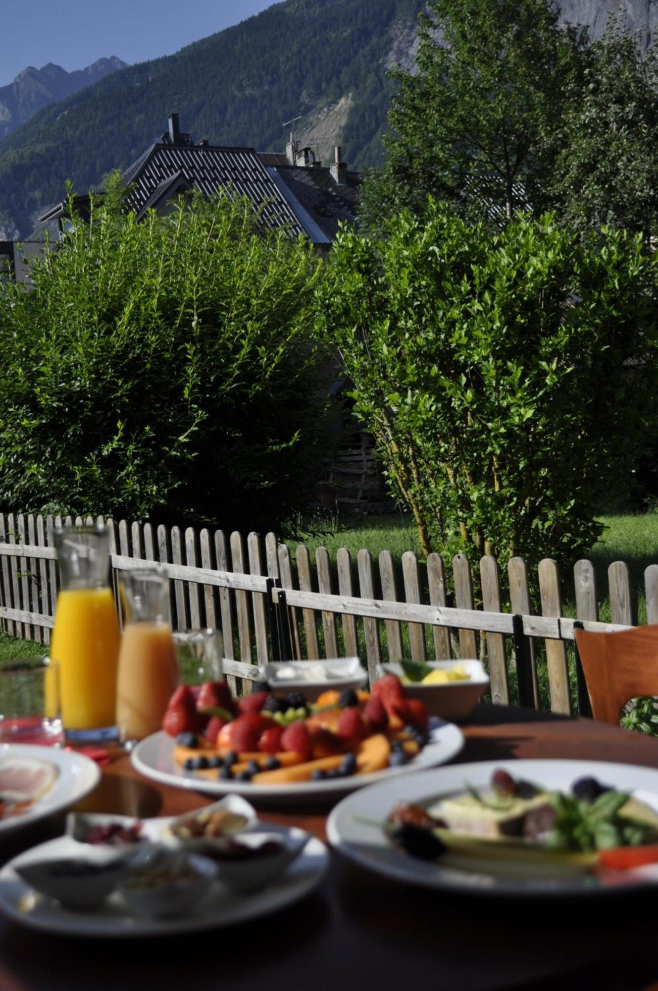 Apartment La Cachette Cyclists & Skiers *